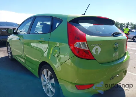 2013 Hyundai Accent Se из США, поврежденный, VIN KMHCU5AE6DU069360